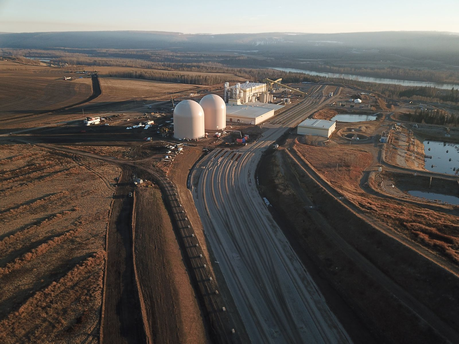 Rail cars at a Torq transloading terminal